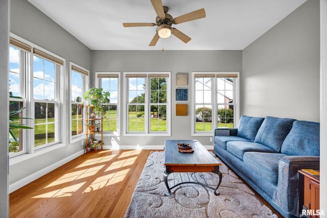 8321 W COYOTE CREEK Drive, Peoria, IL 61607