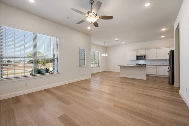 6580 Iron Horse Boulevard, North Richland Hills, TX 76180