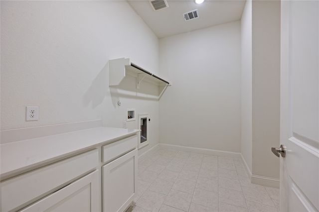 6580 Iron Horse Boulevard, North Richland Hills, TX 76180