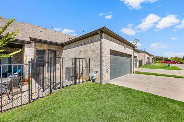 6580 Iron Horse Boulevard, North Richland Hills, TX 76180