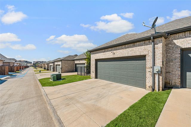 6580 Iron Horse Boulevard, North Richland Hills, TX 76180