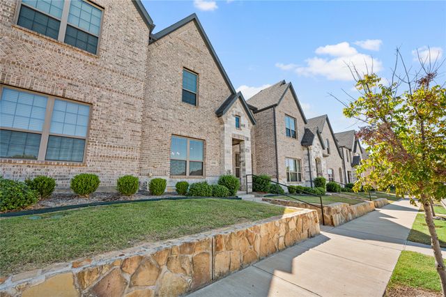 6580 Iron Horse Boulevard, North Richland Hills, TX 76180