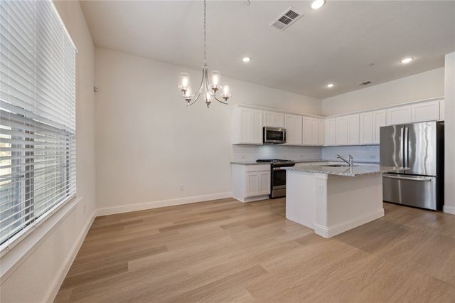 6580 Iron Horse Boulevard, North Richland Hills, TX 76180