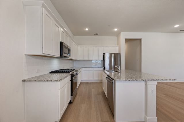 6580 Iron Horse Boulevard, North Richland Hills, TX 76180