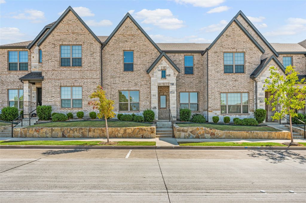 6580 Iron Horse Boulevard, North Richland Hills, TX 76180