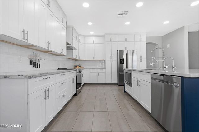 3510 W DANCER Lane, San Tan Valley, AZ 85144