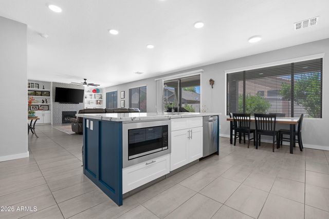 3510 W DANCER Lane, San Tan Valley, AZ 85144