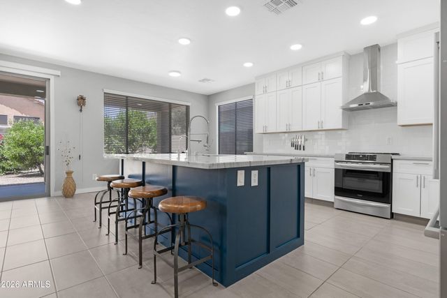 3510 W DANCER Lane, San Tan Valley, AZ 85144