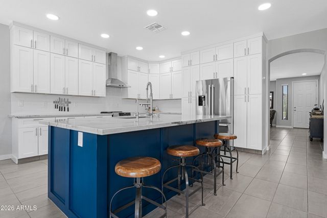 3510 W DANCER Lane, San Tan Valley, AZ 85144