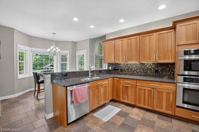 1216 Lake Ridge Drive, Cedar Falls, IA 50613