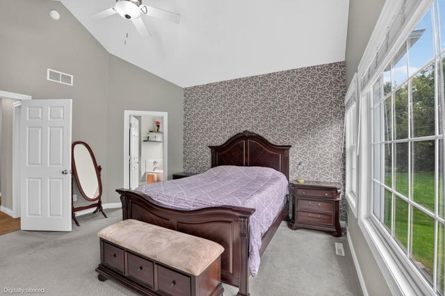 1216 Lake Ridge Drive, Cedar Falls, IA 50613