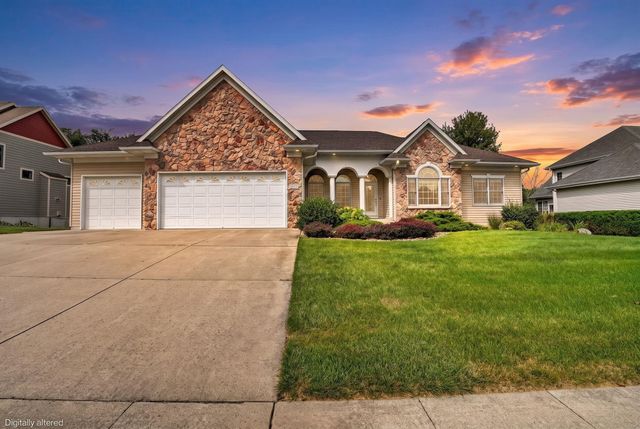 1216 Lake Ridge Drive, Cedar Falls, IA 50613