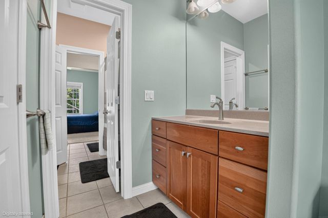 1216 Lake Ridge Drive, Cedar Falls, IA 50613