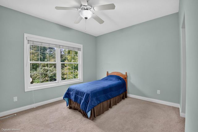 1216 Lake Ridge Drive, Cedar Falls, IA 50613