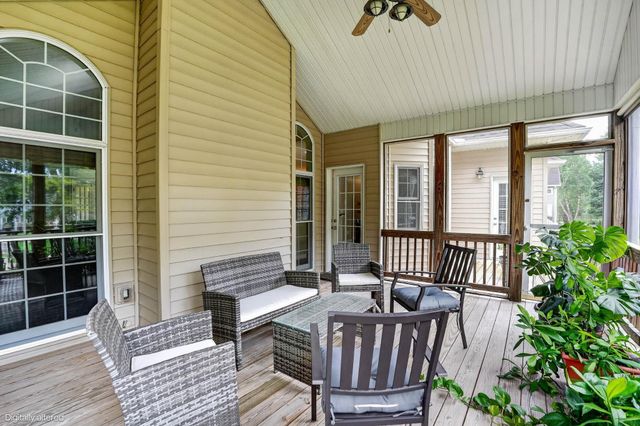 1216 Lake Ridge Drive, Cedar Falls, IA 50613