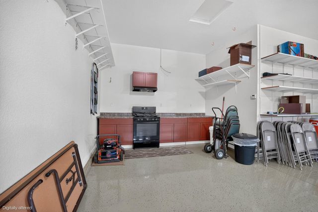 1216 Lake Ridge Drive, Cedar Falls, IA 50613