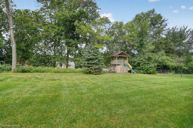 1216 Lake Ridge Drive, Cedar Falls, IA 50613