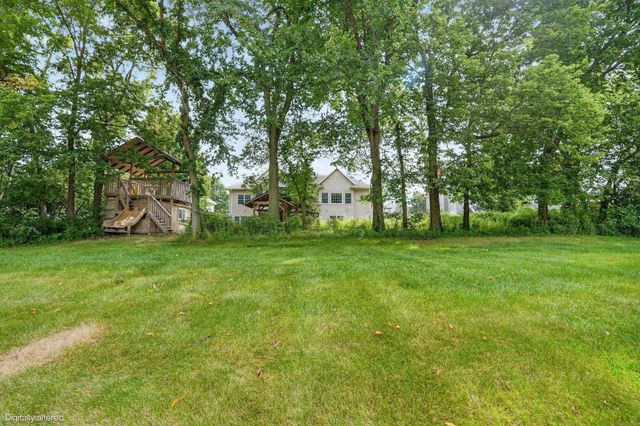 1216 Lake Ridge Drive, Cedar Falls, IA 50613
