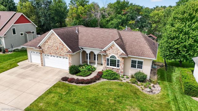 1216 Lake Ridge Drive, Cedar Falls, IA 50613