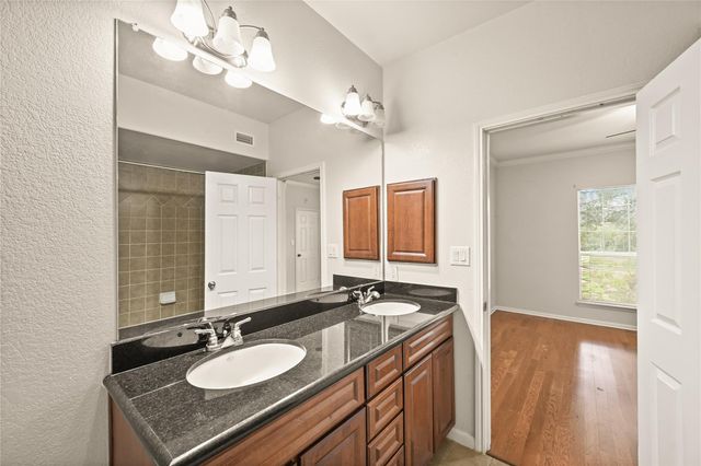 9200 Westheimer Road 706, Houston, TX 77063