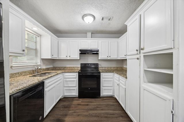 21197 Live Oak Street, New Caney, TX 77357