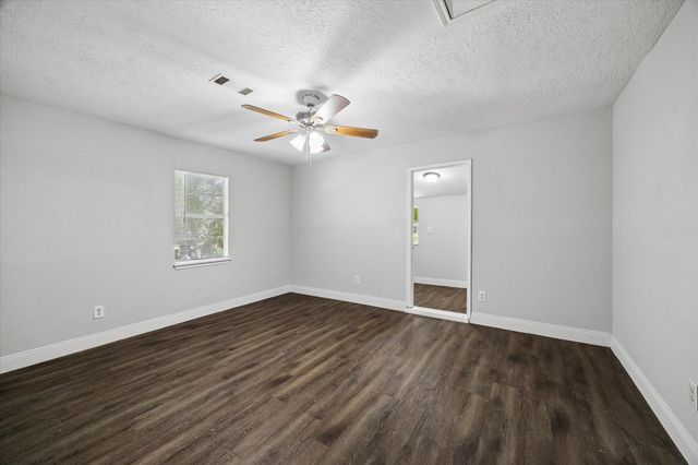 21197 Live Oak Street, New Caney, TX 77357