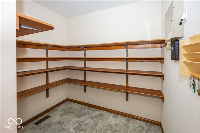 1663 Walnut Trace, Greenfield, IN 46140