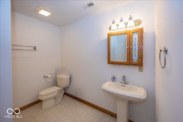 1663 Walnut Trace, Greenfield, IN 46140