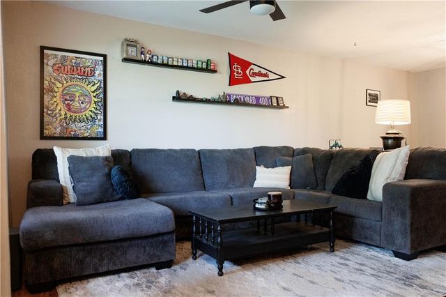 4160 N Chelsea Avenue, Kansas City, MO 64117