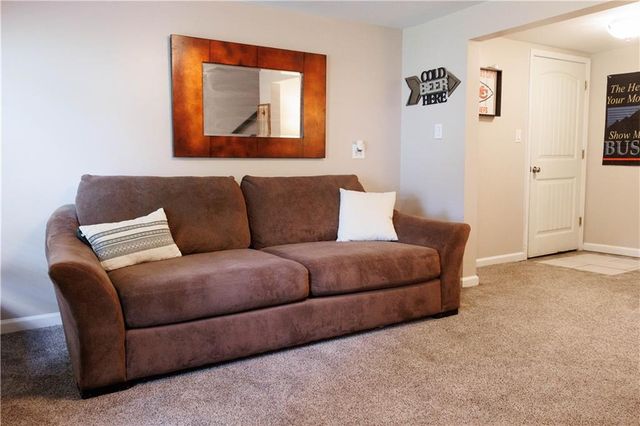 4160 N Chelsea Avenue, Kansas City, MO 64117
