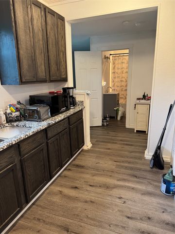 2300 Lyle Avenue, Waco, TX 76708