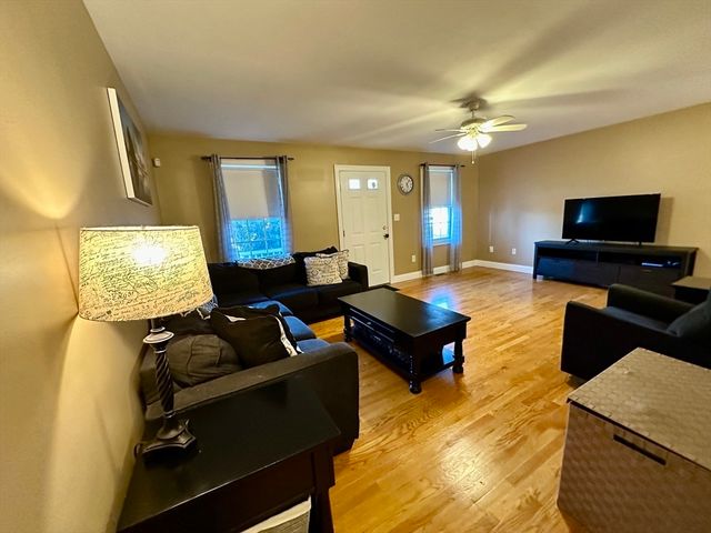 1007 Mount Pleasant St, New Bedford, MA 02745