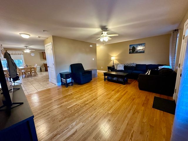 1007 Mount Pleasant St, New Bedford, MA 02745