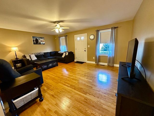 1007 Mount Pleasant St, New Bedford, MA 02745