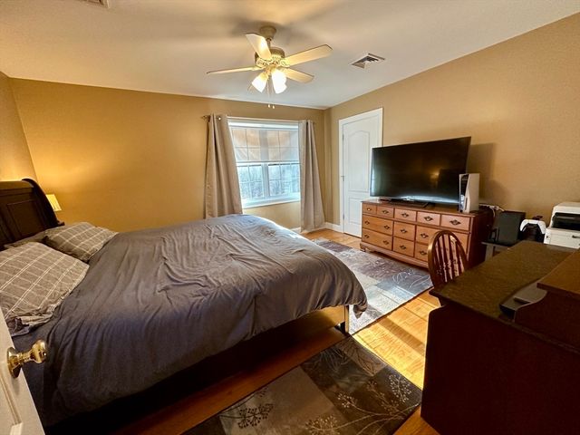 1007 Mount Pleasant St, New Bedford, MA 02745