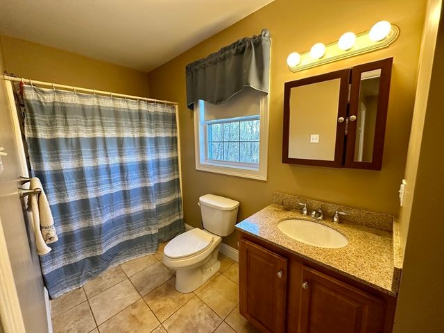 1007 Mount Pleasant St, New Bedford, MA 02745