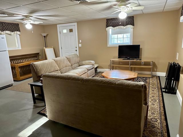 1007 Mount Pleasant St, New Bedford, MA 02745