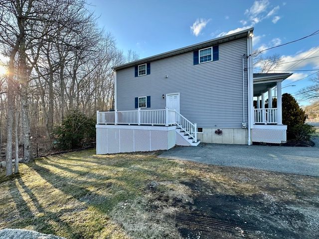 1007 Mount Pleasant St, New Bedford, MA 02745