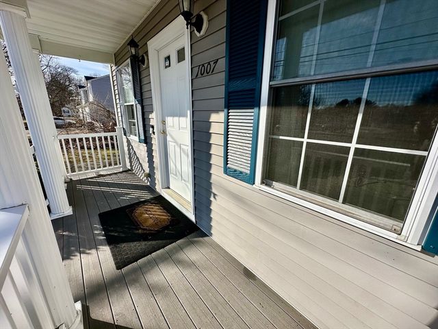 1007 Mount Pleasant St, New Bedford, MA 02745