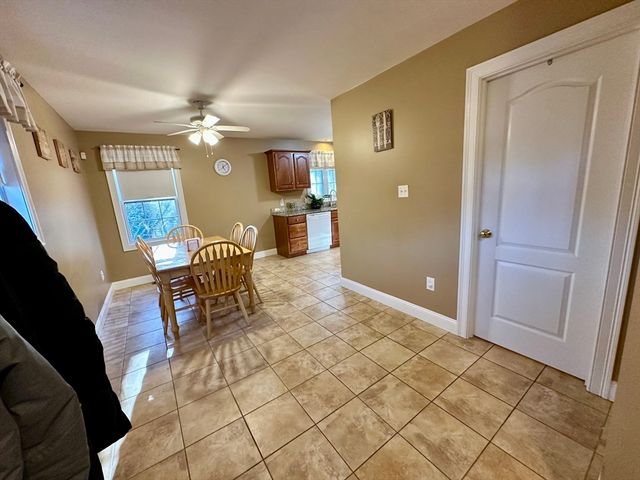 1007 Mount Pleasant St, New Bedford, MA 02745