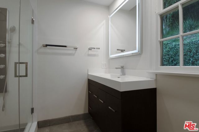 1121 N Beverly Drive, Beverly Hills, CA 90210