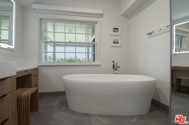 1121 N Beverly Drive, Beverly Hills, CA 90210