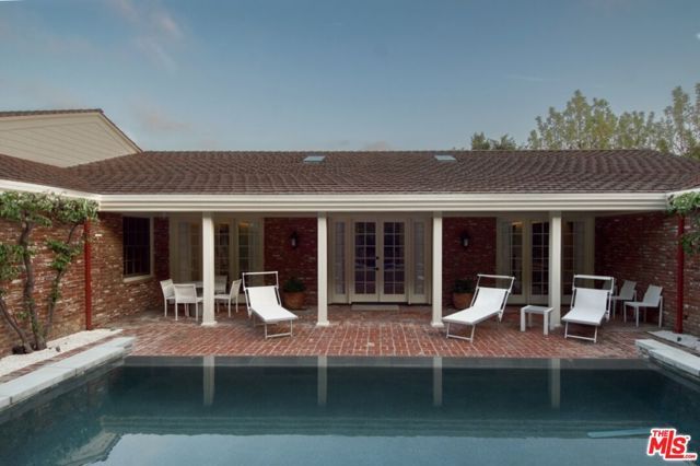 1121 N Beverly Drive, Beverly Hills, CA 90210