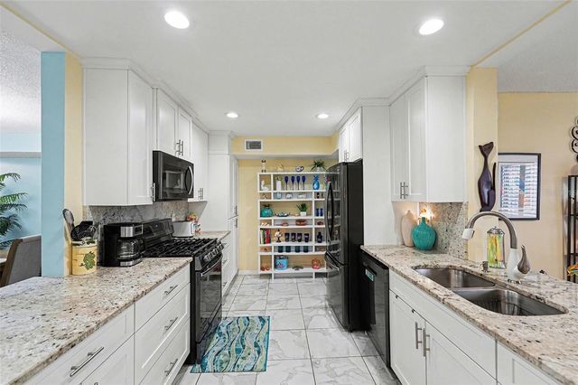 8198 TERRACE GARDEN DRIVE N 411, St Petersburg, FL 33709