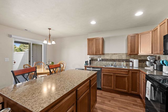 922 S Evergreen Rd, Spokane Valley, WA 99037