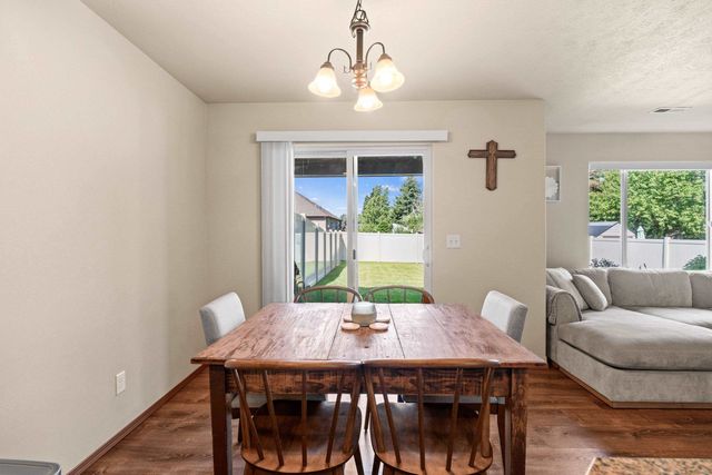 922 S Evergreen Rd, Spokane Valley, WA 99037