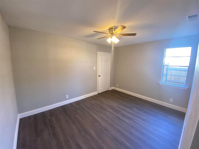 2006 W Northgate Drive, Irving, TX 75062