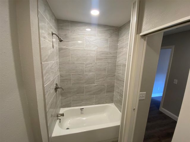 2006 W Northgate Drive, Irving, TX 75062