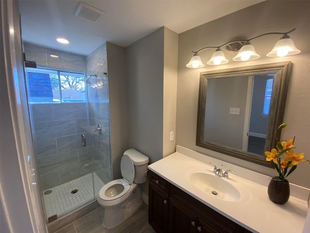 2006 W Northgate Drive, Irving, TX 75062