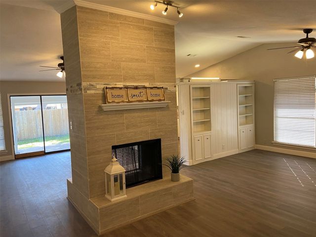 2006 W Northgate Drive, Irving, TX 75062